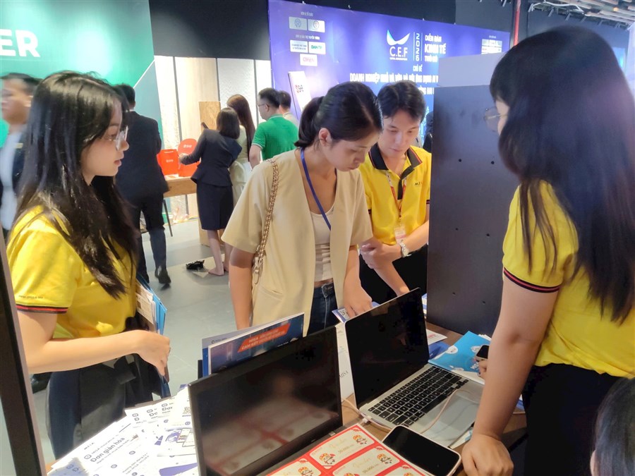 Hà Nội kỳ vọng AI và thương mại điện tử tạo động lực tăng trưởng mới cho doanh nghiệp nhỏ và vừa